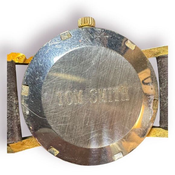 Vintage TISSOT "USC" 1970's ROSE BOWL Men's Watch Really Rare Football - Picture 4 of 4